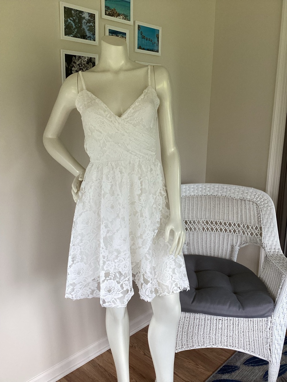 Abercrombie & Fitch White on White Lace Dress🌹